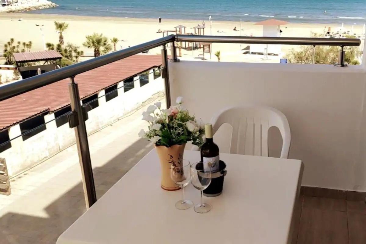 Beach Apartment Mackenzie, Larnaca Buitenkant foto