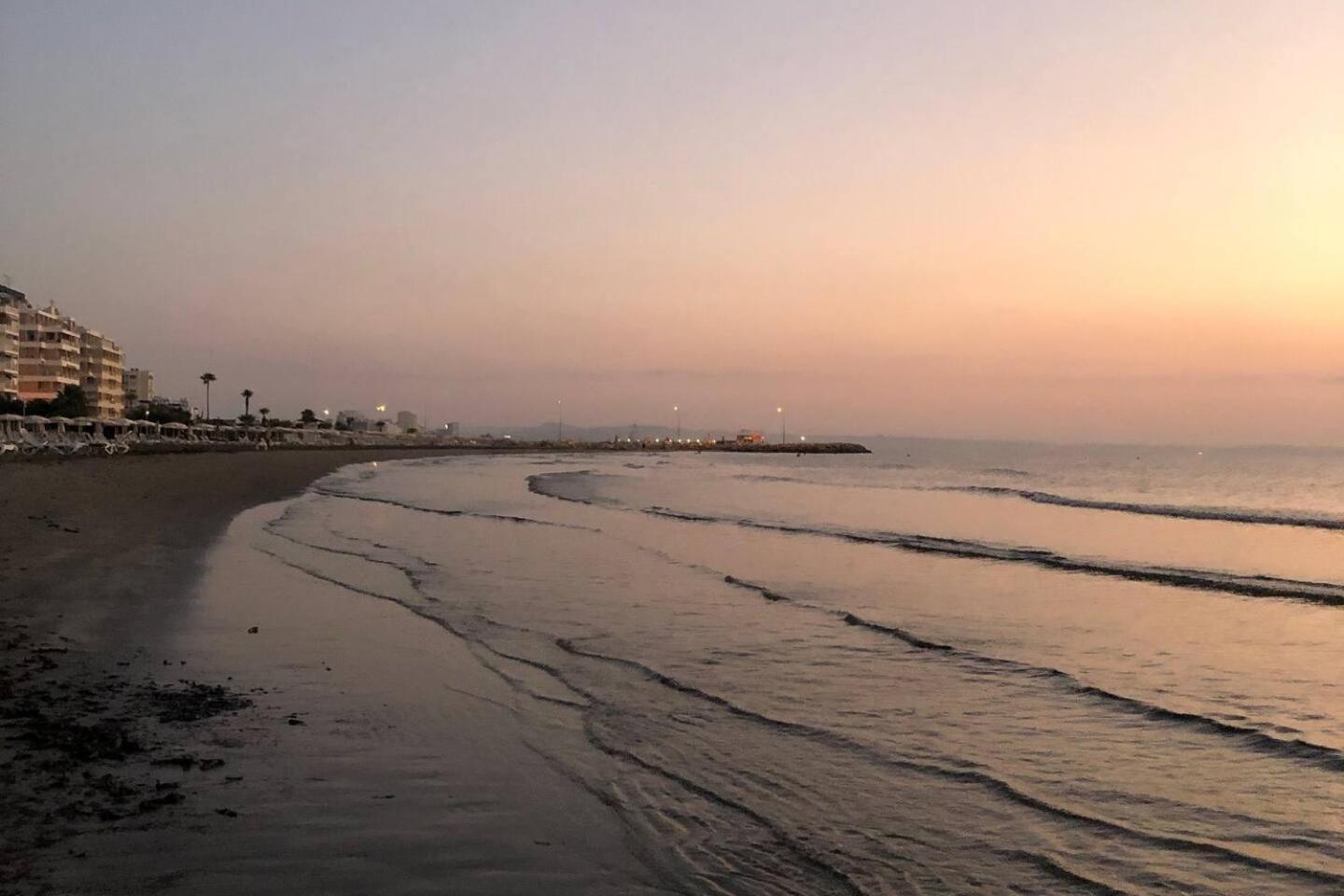 Beach Apartment Mackenzie, Larnaca Buitenkant foto